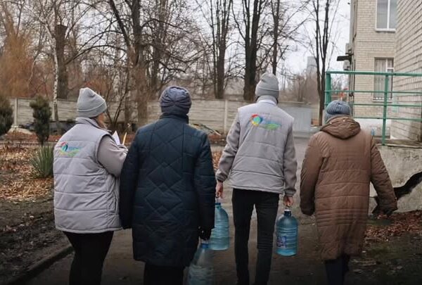 Вода – це життя. Але для багатьох тисяч людей на Донеччині вона стала недосяжною…